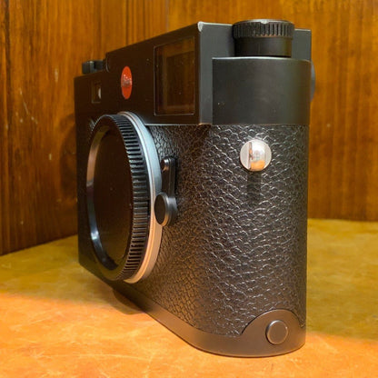 Leica M10